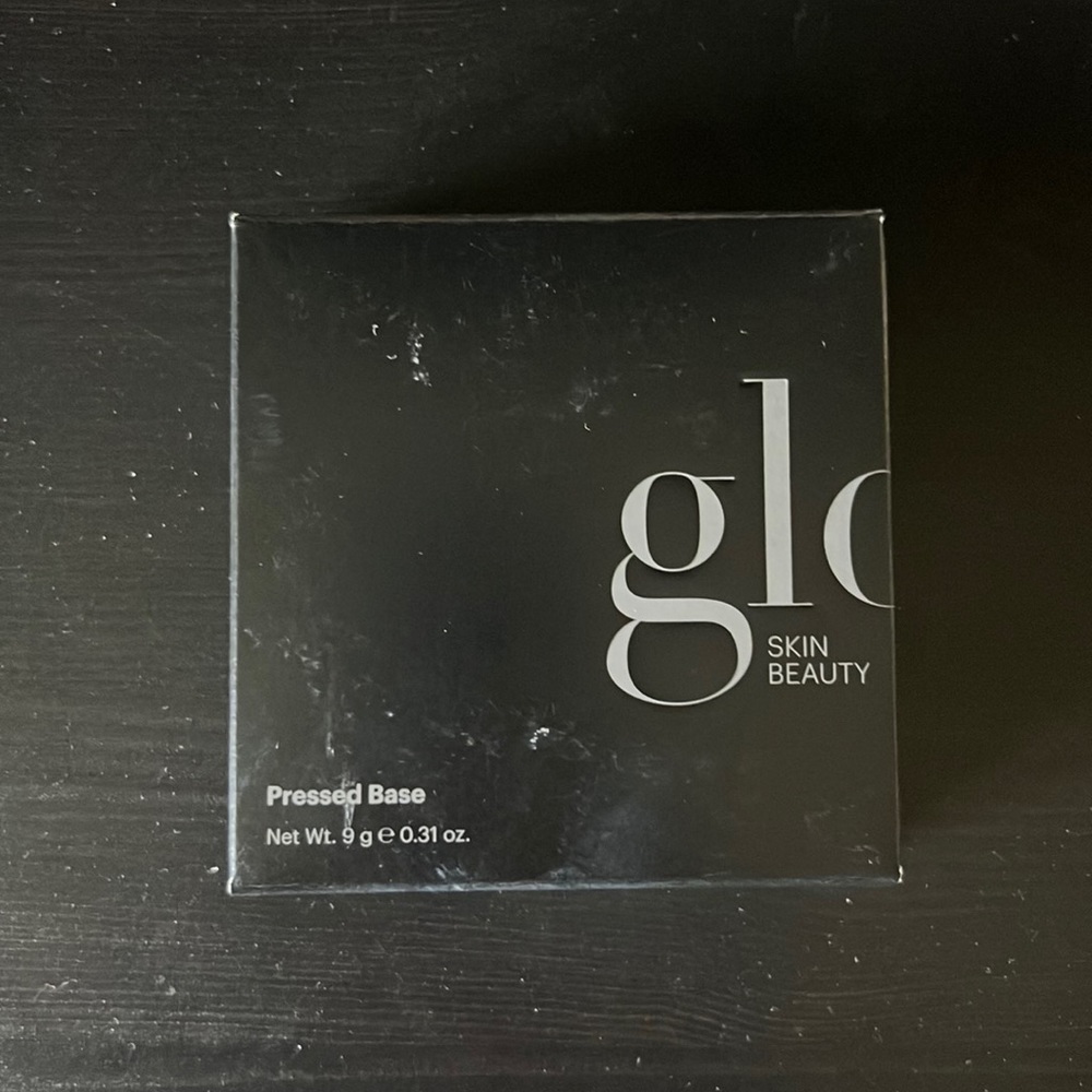 {GLO} pressed base in golden medium